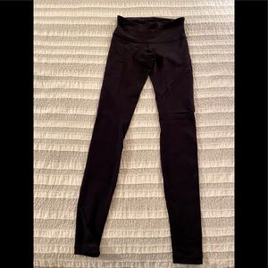 Lululemon Size 4 Wunder Under full length leggings Navy blue
